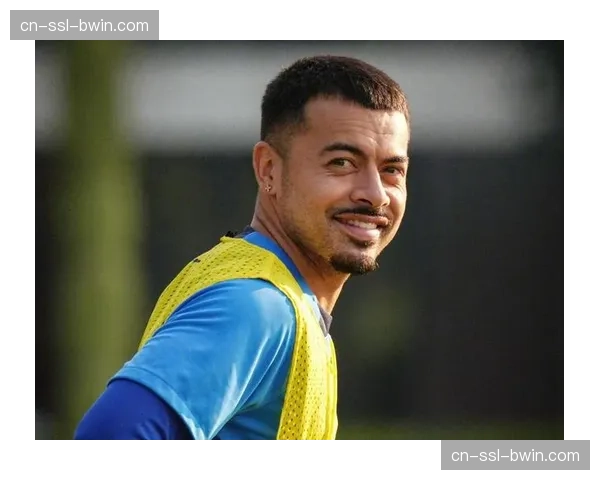 李可续约一年成申花后腰首选 经验丰富中场保障新战术体系运转